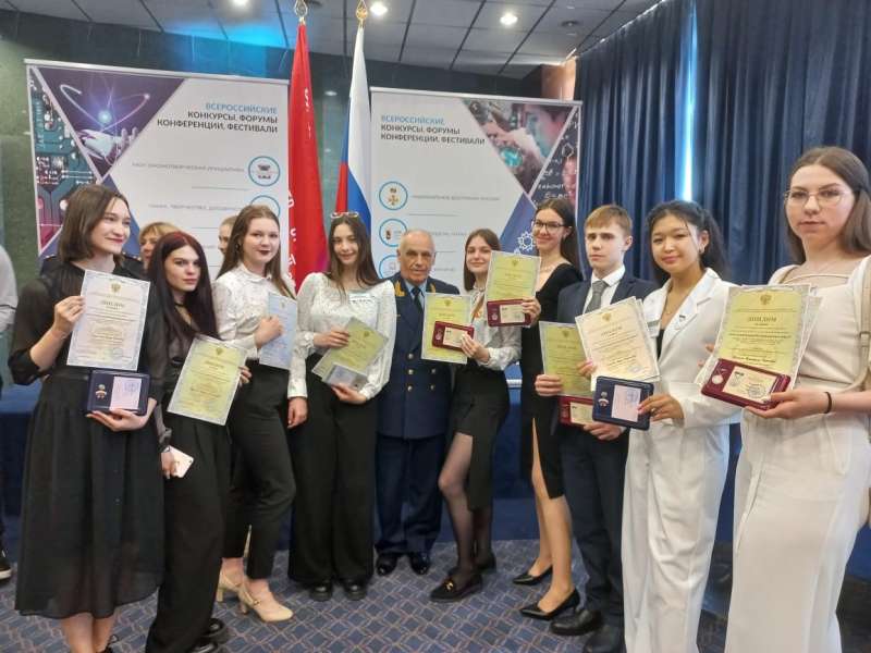 Студенты Петровского колледжа успешно выступили на XVIII Всероссийском конкурсе молодежи образовательных и научных организаций на лучшую работу «Моя законотворческая инициатива»