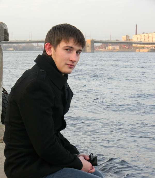 <span>Абсолютным победителем конкурса</span><span>&nbsp;</span><span>&laquo;</span><span>Студент года 2012&raquo; стал Амбросов Анатолий, студент группы 1913, специальность</span><span>&nbsp;</span><span>&laquo;</span><span>Правоведение&raquo;.</span>